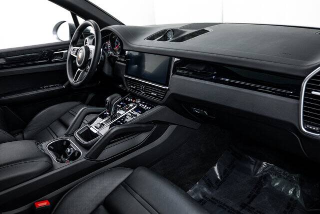 2022 Cayenne S picture #17