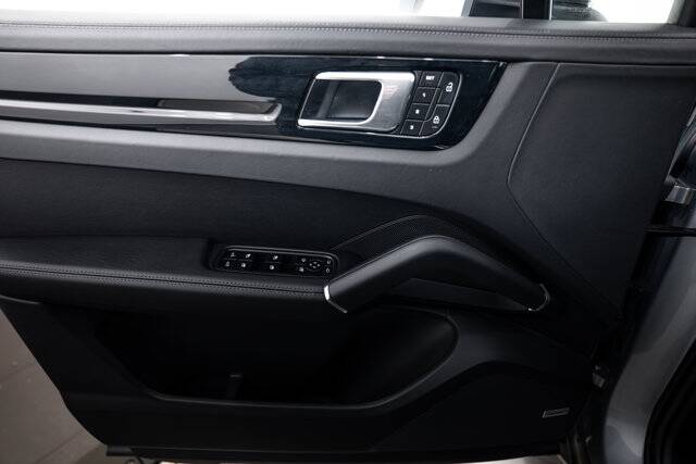 2022 Cayenne S picture #18