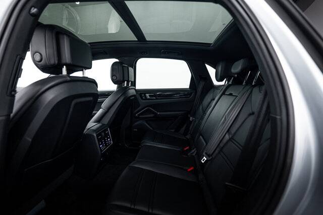 2022 Cayenne S picture #22