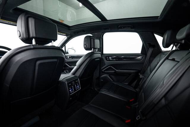 2022 Cayenne S picture #23