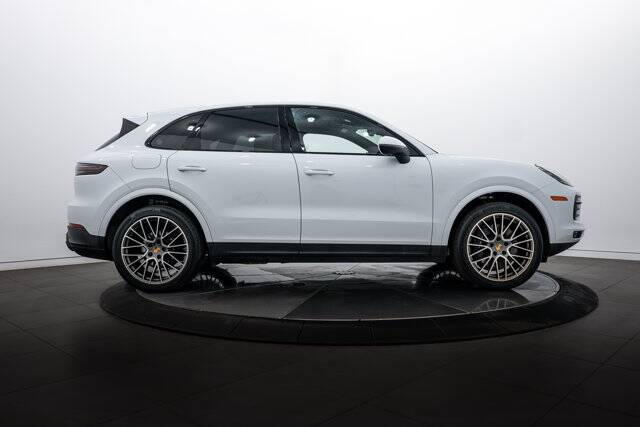 2022 Cayenne Platinum Edition picture #8