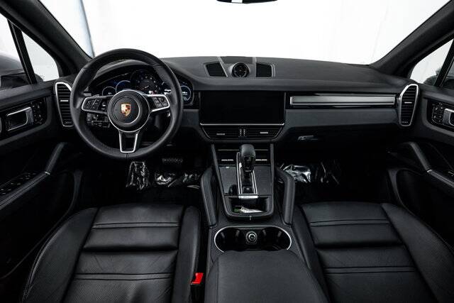 2022 Cayenne Platinum Edition picture #11