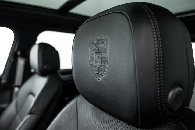 2022 Cayenne Platinum Edition picture #19