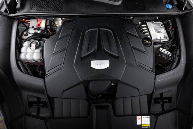 2022 Cayenne Platinum Edition picture #23