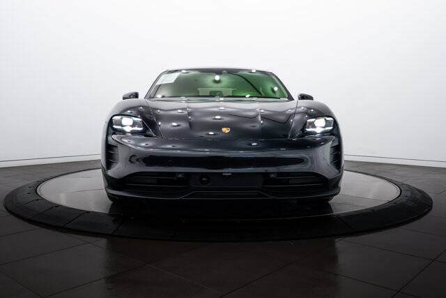 2022 Taycan GTS picture #10