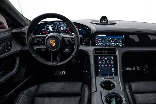 2022 Taycan GTS picture #12