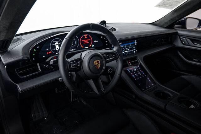 2022 Taycan GTS picture #13