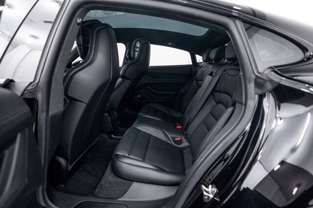 2022 Taycan GTS picture #20