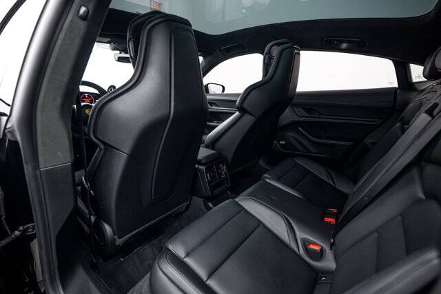 2022 Taycan GTS picture #21