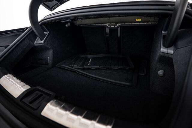 2022 Taycan GTS picture #22