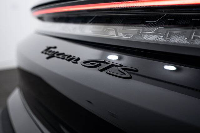 2022 Taycan GTS picture #24