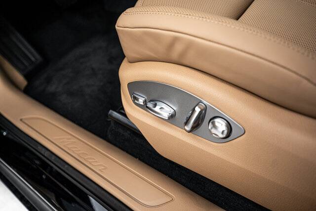 2026 Macan picture #20