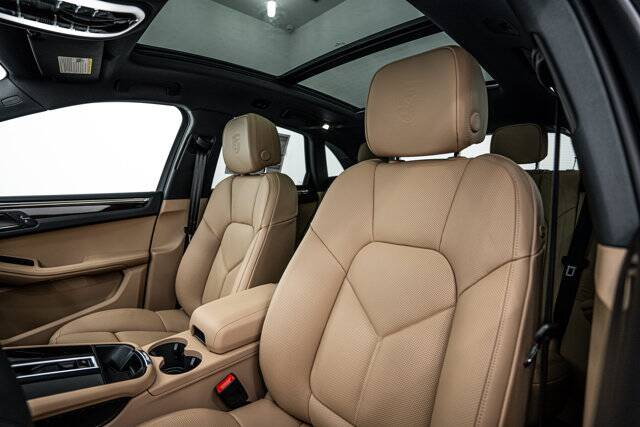 2026 Macan picture #21