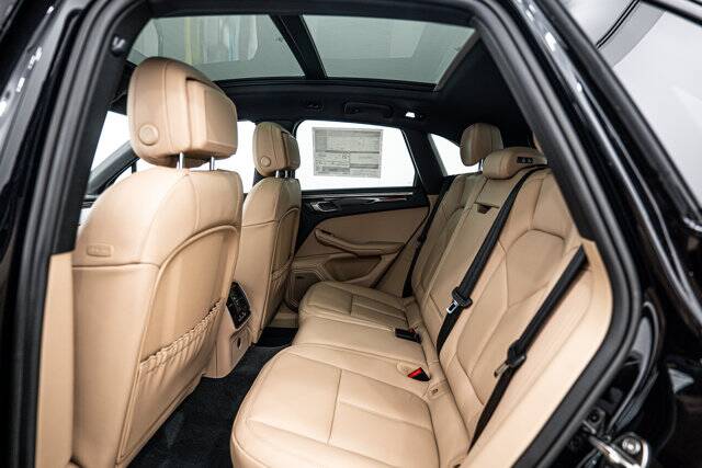 2026 Macan picture #24