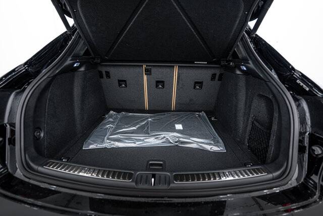 2026 Macan picture #25