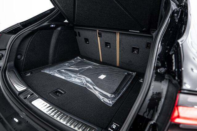 2026 Macan picture #26