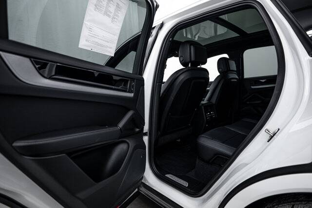 2026 Cayenne picture #21