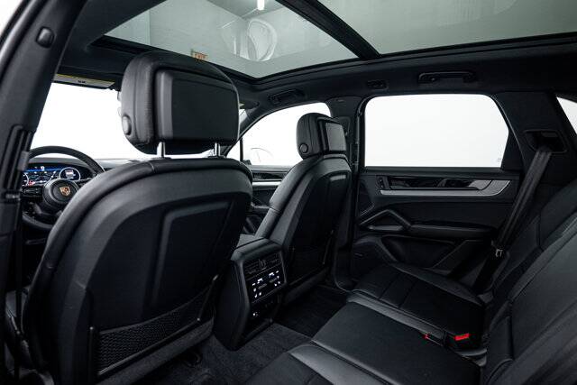 2026 Cayenne picture #23