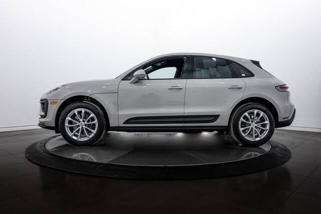 2026 Macan picture #2