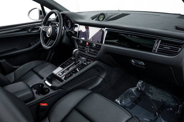 2026 Macan picture #15