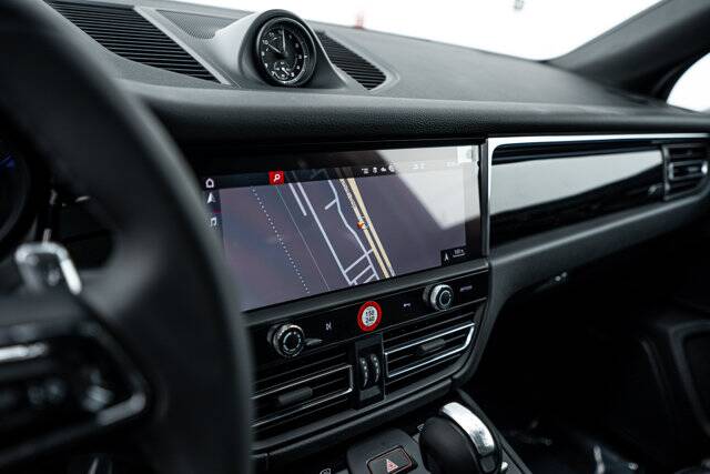 2026 Macan picture #17