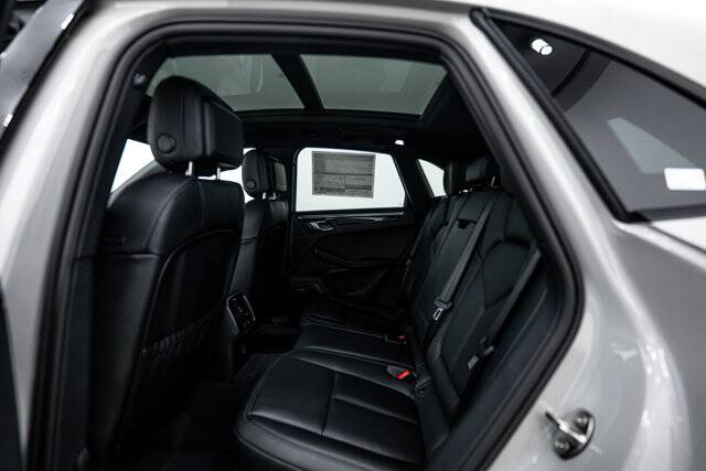 2026 Macan picture #23