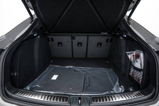 2026 Macan picture #24