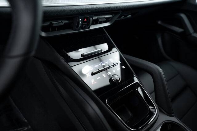 2026 Cayenne picture #15