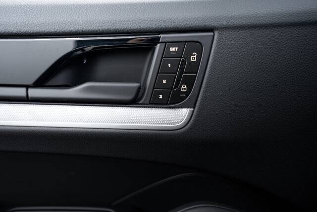 2026 Cayenne picture #18