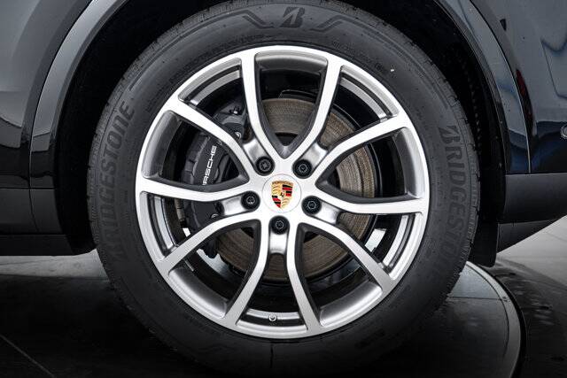 2026 Cayenne picture #9