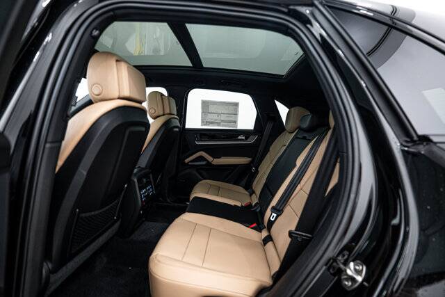 2026 Cayenne picture #15