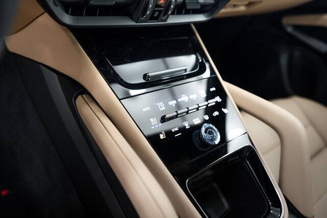 2026 Cayenne picture #18