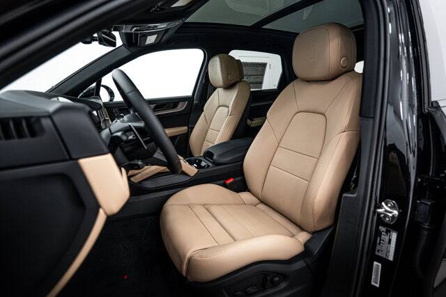 2026 Cayenne picture #24