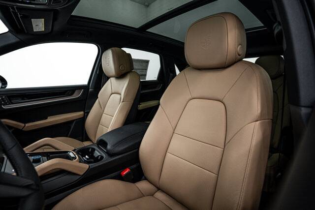2026 Cayenne picture #25