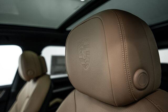 2026 Cayenne picture #26