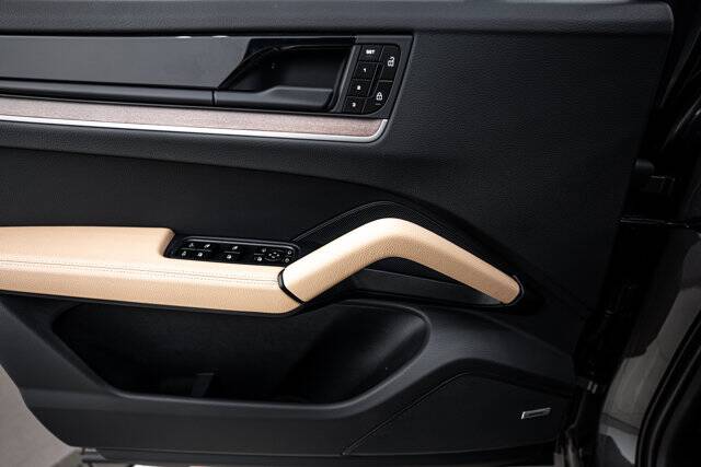 2026 Cayenne picture #19