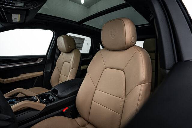 2026 Cayenne picture #22