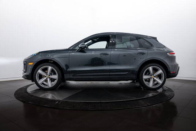 2026 Macan picture #2