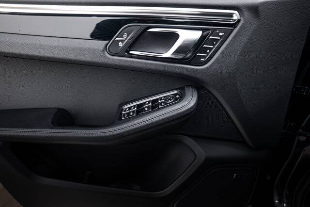 2026 Macan picture #16