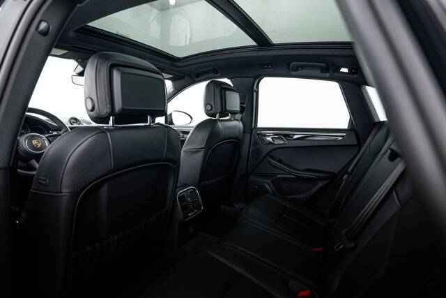 2026 Macan picture #23