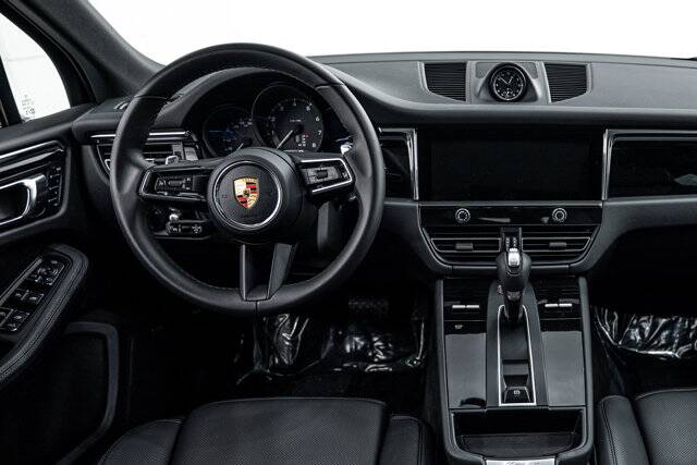 2026 Macan picture #25