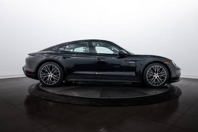 2025 Taycan 4 picture #8