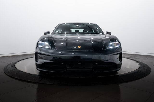 2025 Taycan 4 picture #10