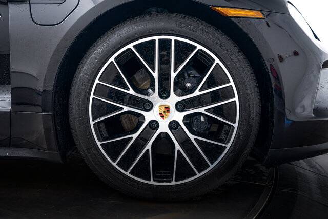 2025 Taycan 4 picture #11