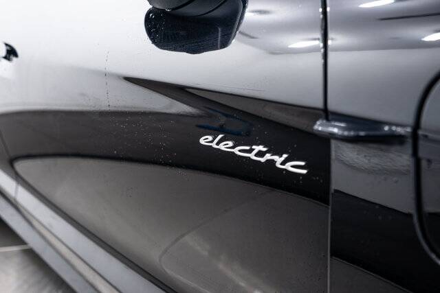 2025 Taycan 4 picture #12