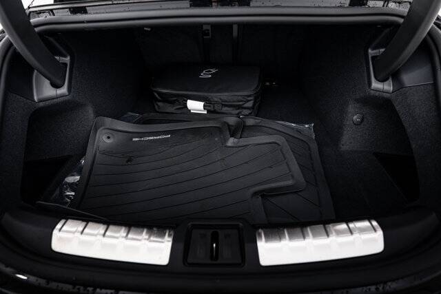 2025 Taycan 4 picture #14