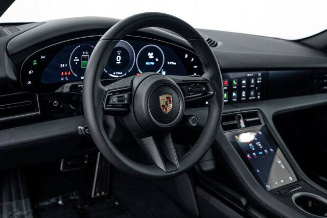 2025 Taycan 4 picture #15