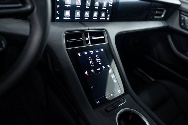 2025 Taycan 4 picture #16