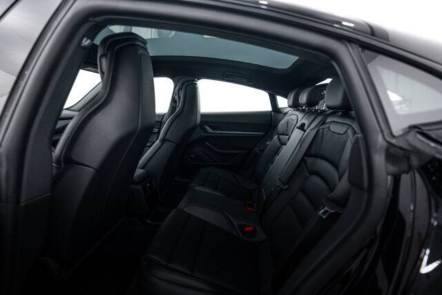 2025 Taycan 4 picture #22