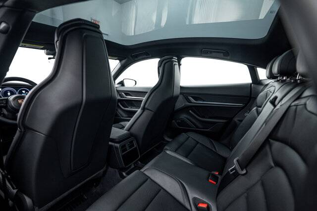 2025 Taycan 4 picture #23